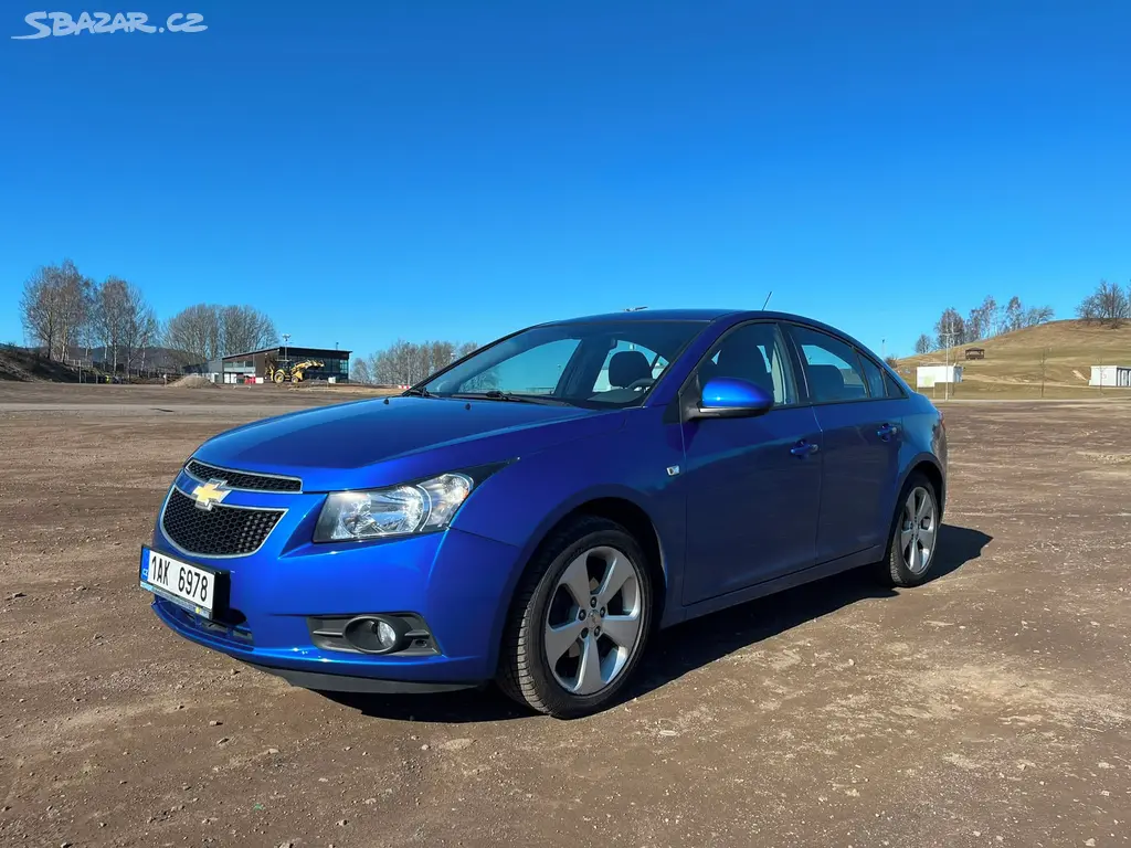Chevrolet Cruze 1.6i, tažné, klima